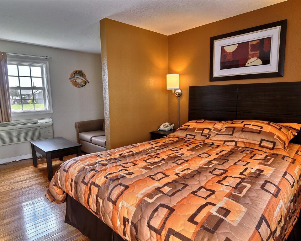 Rodeway Inn & Suites נאגס הד מראה חיצוני תמונה