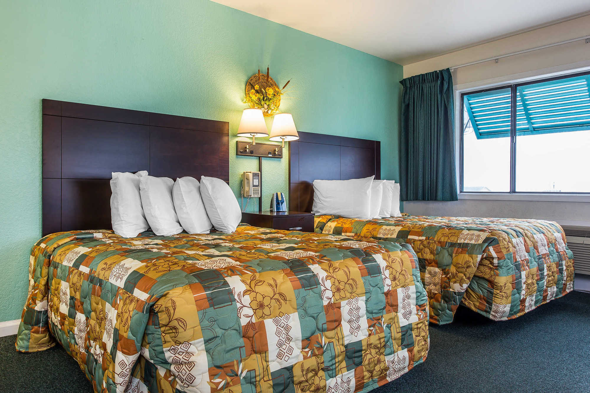 Rodeway Inn & Suites נאגס הד חדר תמונה