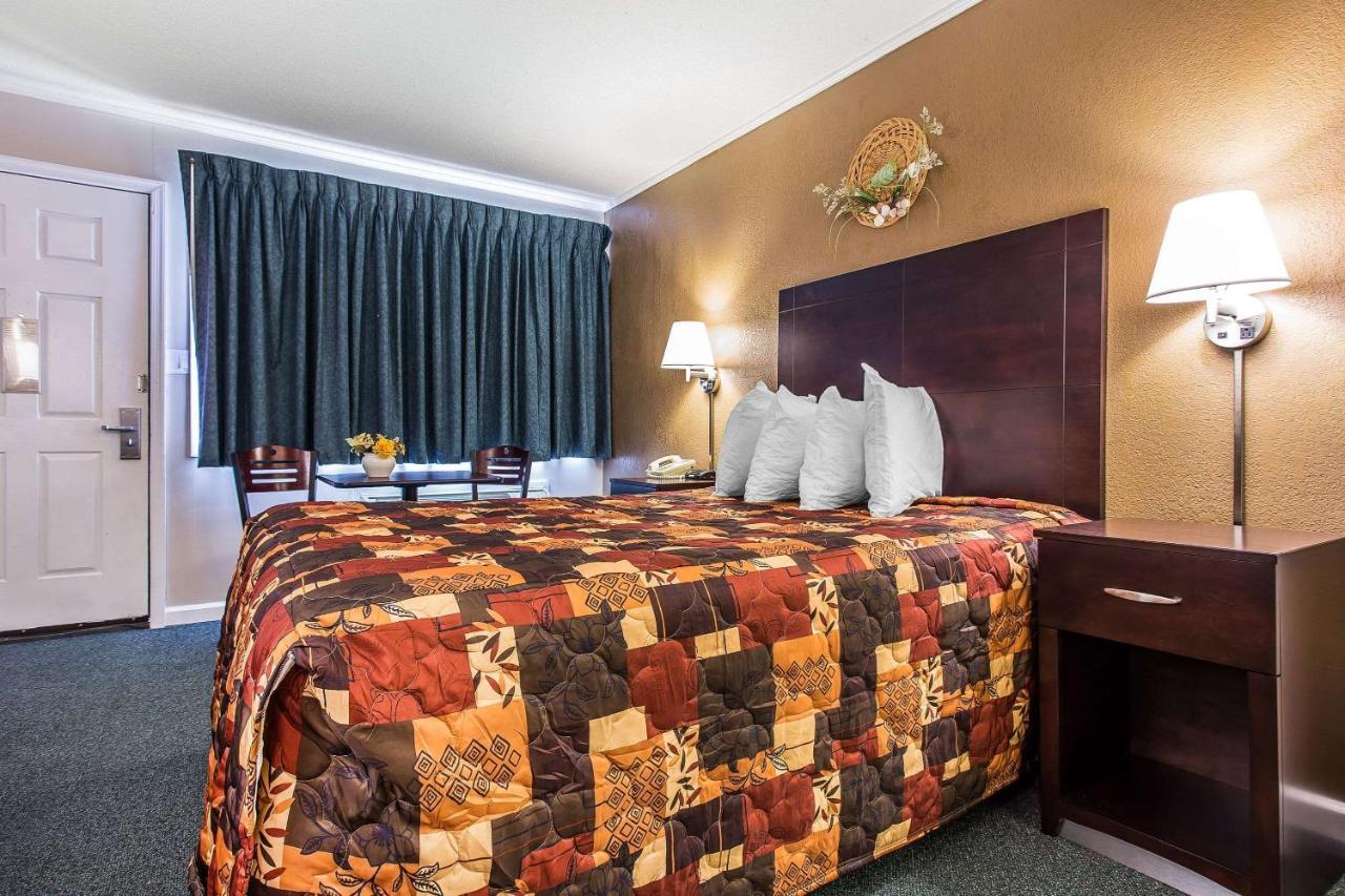 Rodeway Inn & Suites נאגס הד מראה חיצוני תמונה